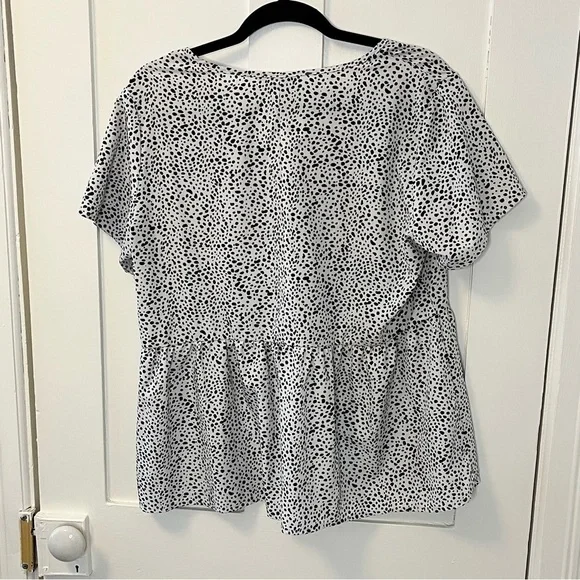 Dot blouse - Picture 3 of 3